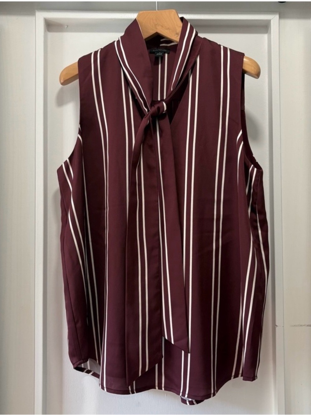 Ann Taylor Burgundy & White Striped Sleeveless Tie Neck Satin Blouse Size Medium